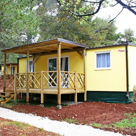 Holiday Camping Pineta.3 別荘 Fažana